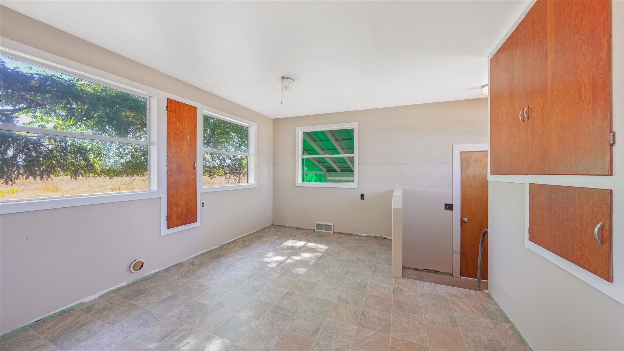 26911 North Monroe Road Deer Park, WA 99006 - Photo 19 of 35