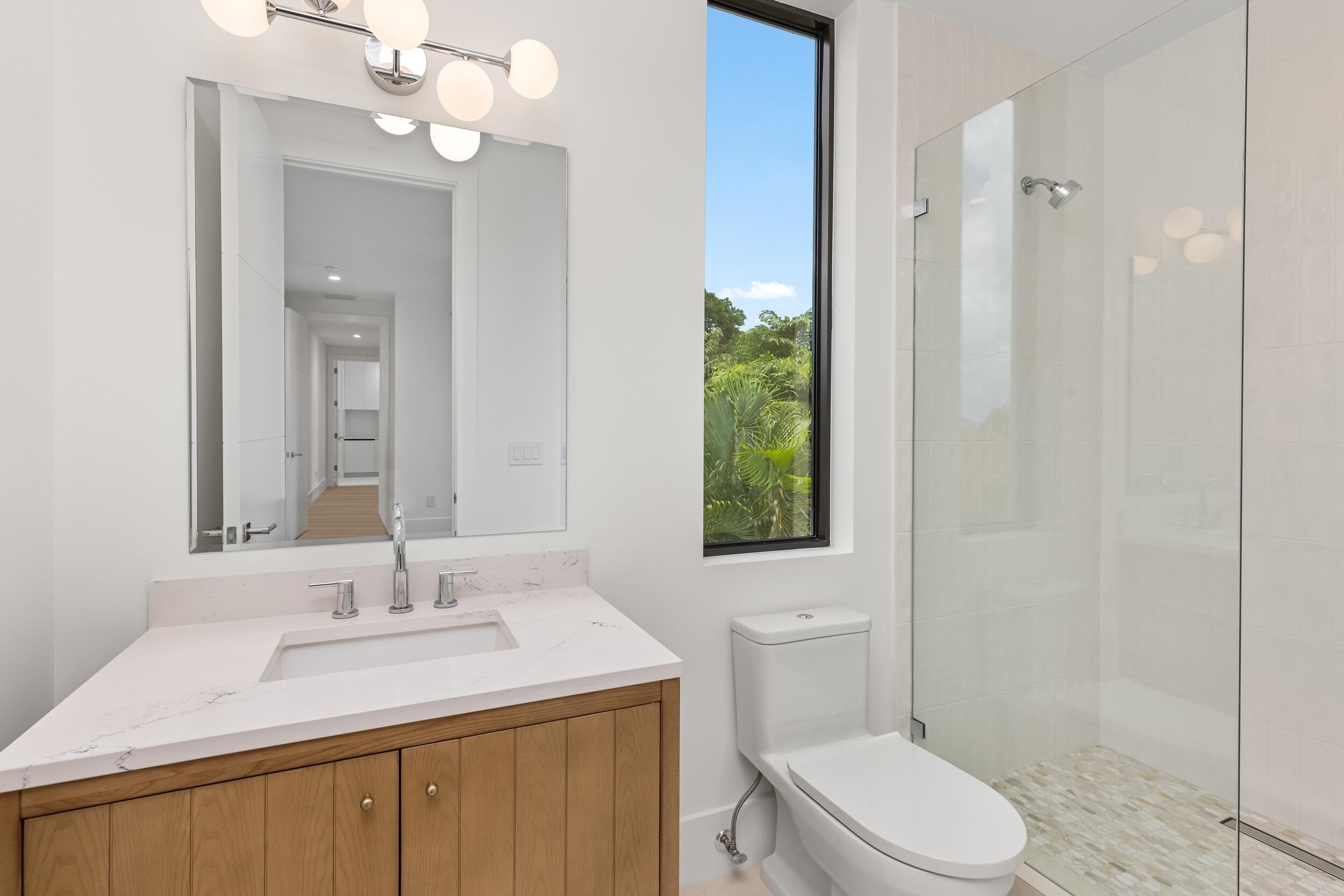 98 Northeast Spanish Trail Boca Raton, FL 33432 - Photo 48 of 71 Guest Bath 2