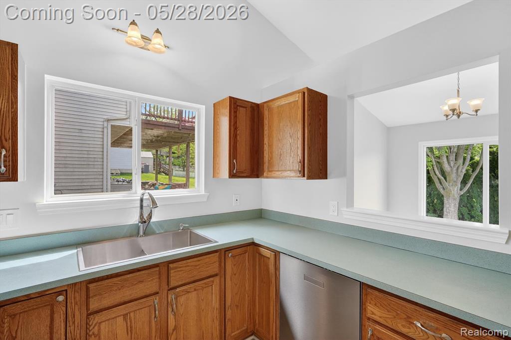 1641 Chelsea Circle Howell, MI 48843 - Photo 12 of 36