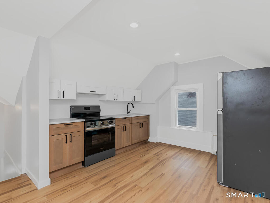 201 Lewis Street Bridgeport, CT 06605 - Photo 20 of 27