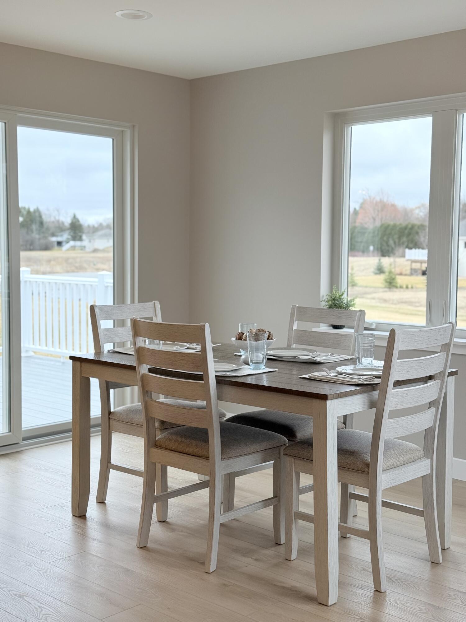 4915 Lincoln Way Sheboygan, WI 53083 - Photo 19 of 50 Dining Room