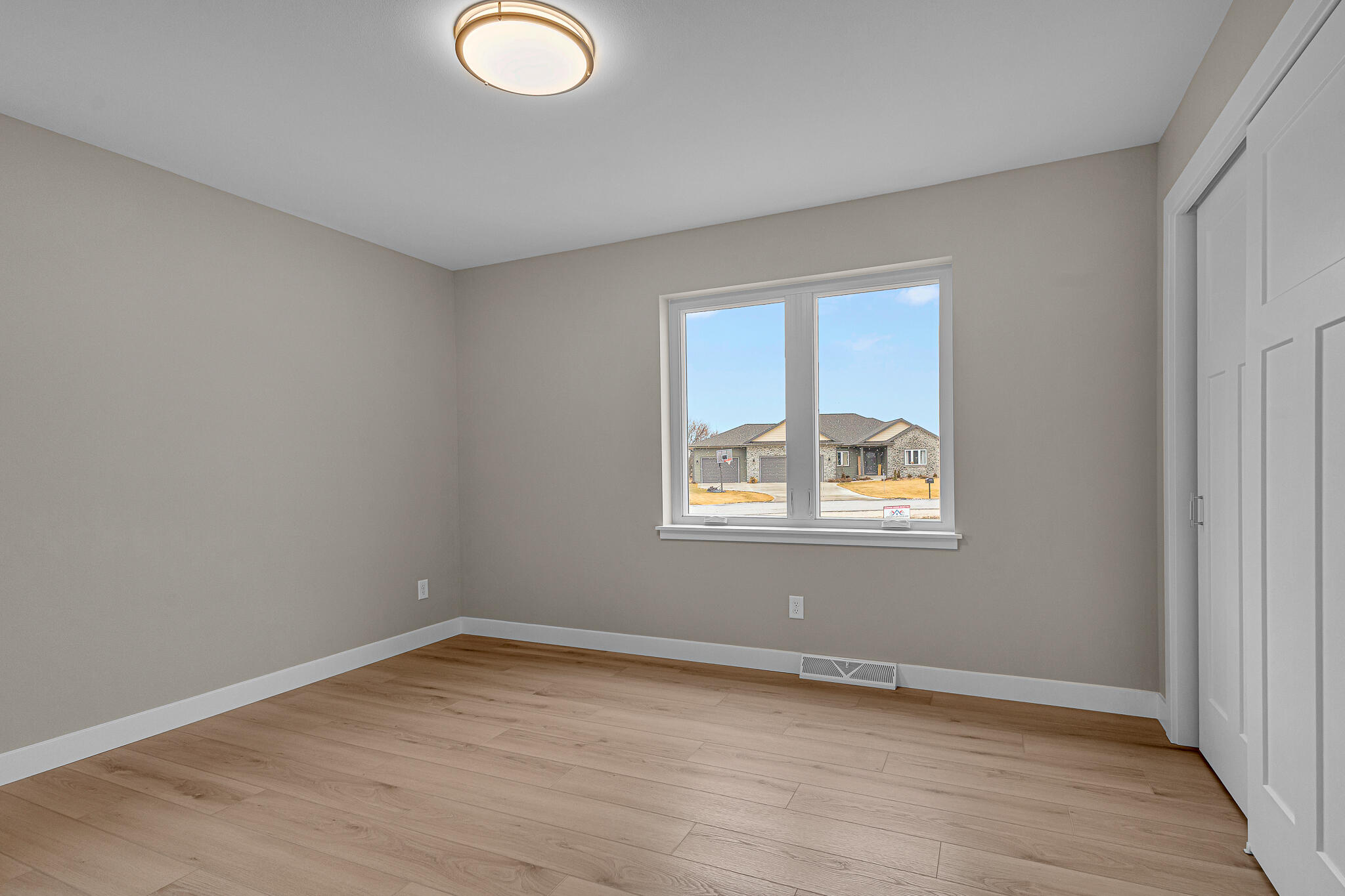 4915 Lincoln Way Sheboygan, WI 53083 - Photo 23 of 50 Bedroom 3