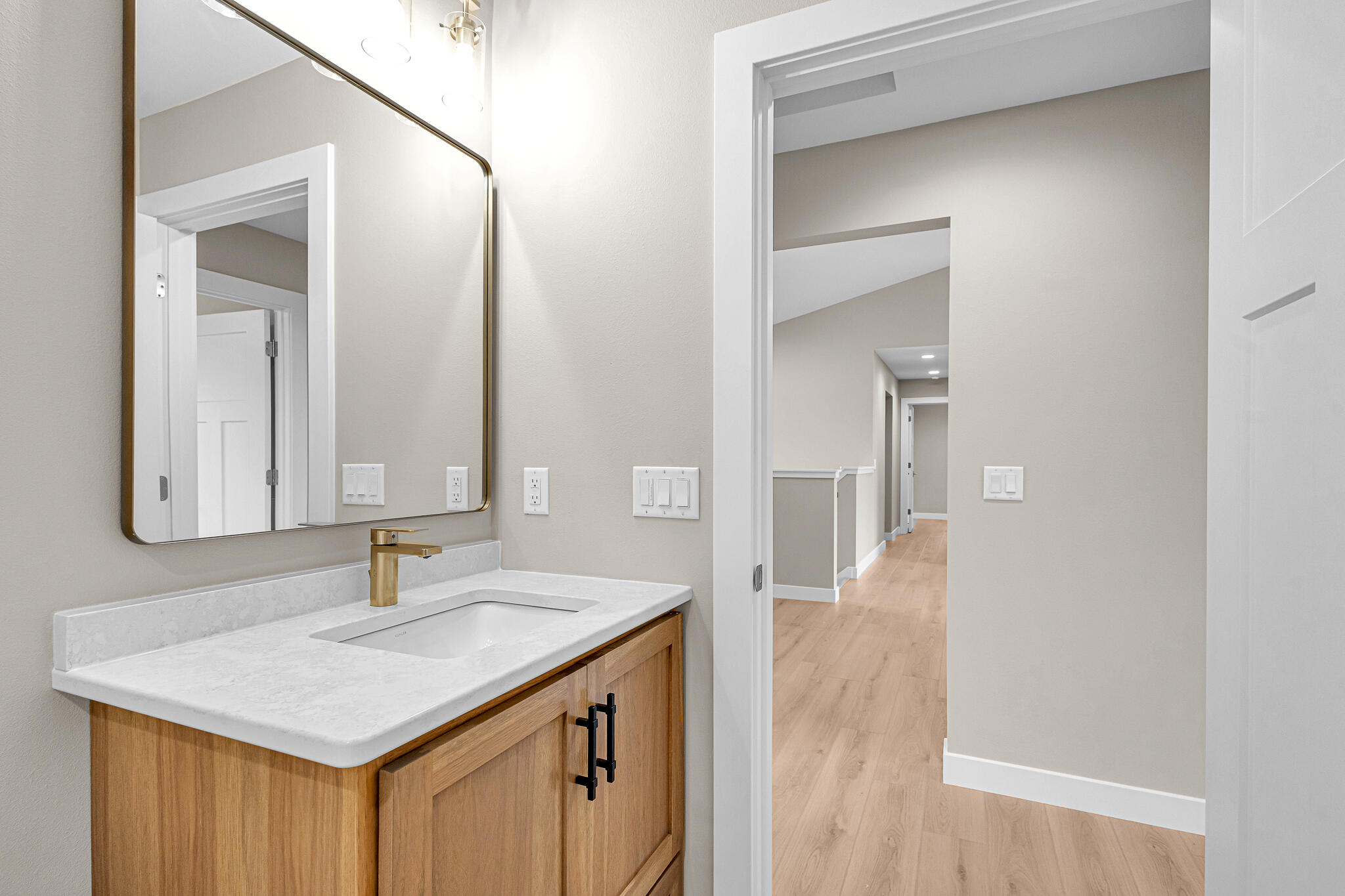 4915 Lincoln Way Sheboygan, WI 53083 - Photo 25 of 50 Main Bath