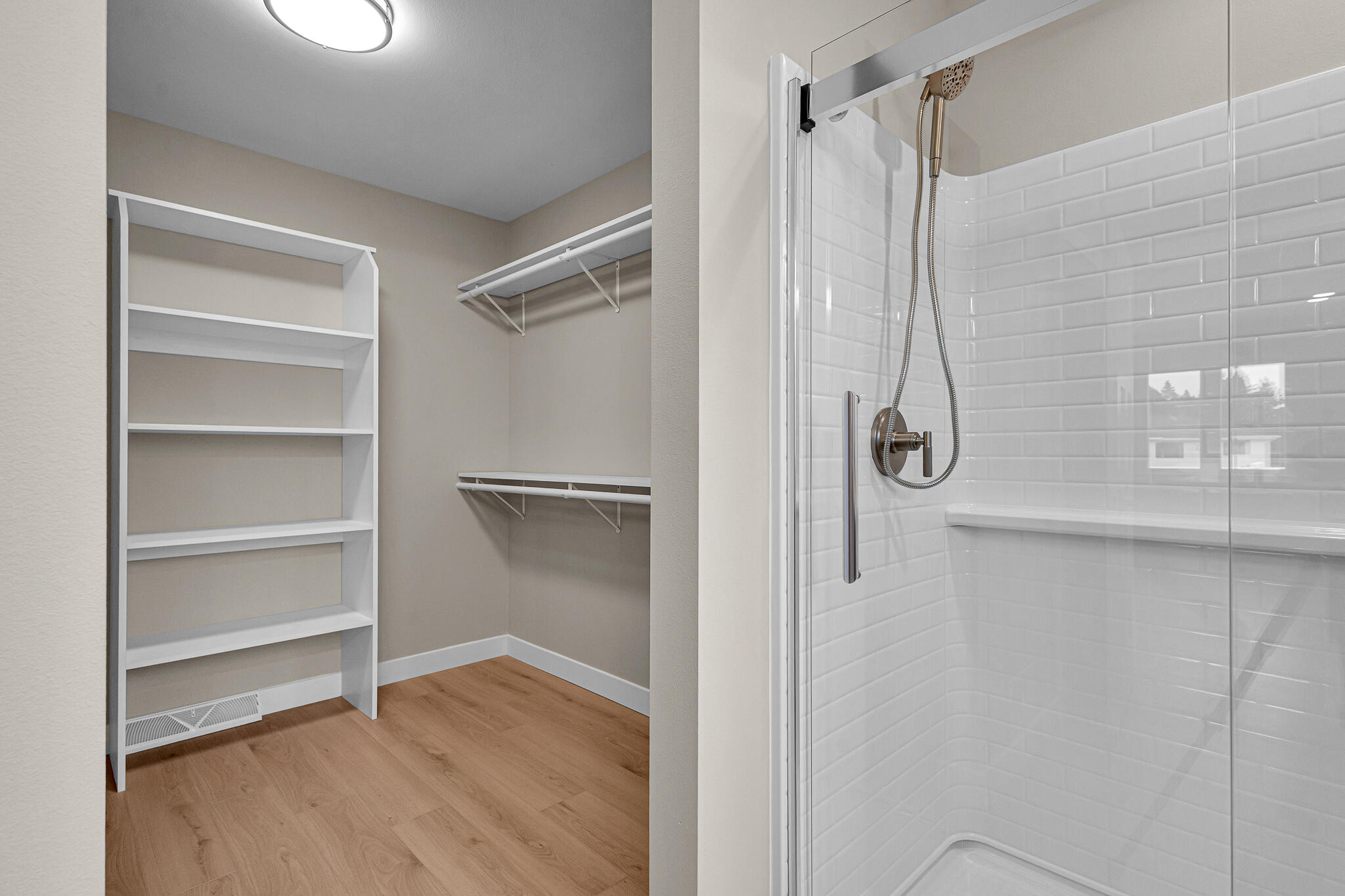 4915 Lincoln Way Sheboygan, WI 53083 - Photo 35 of 50 Primary WIC & Shower