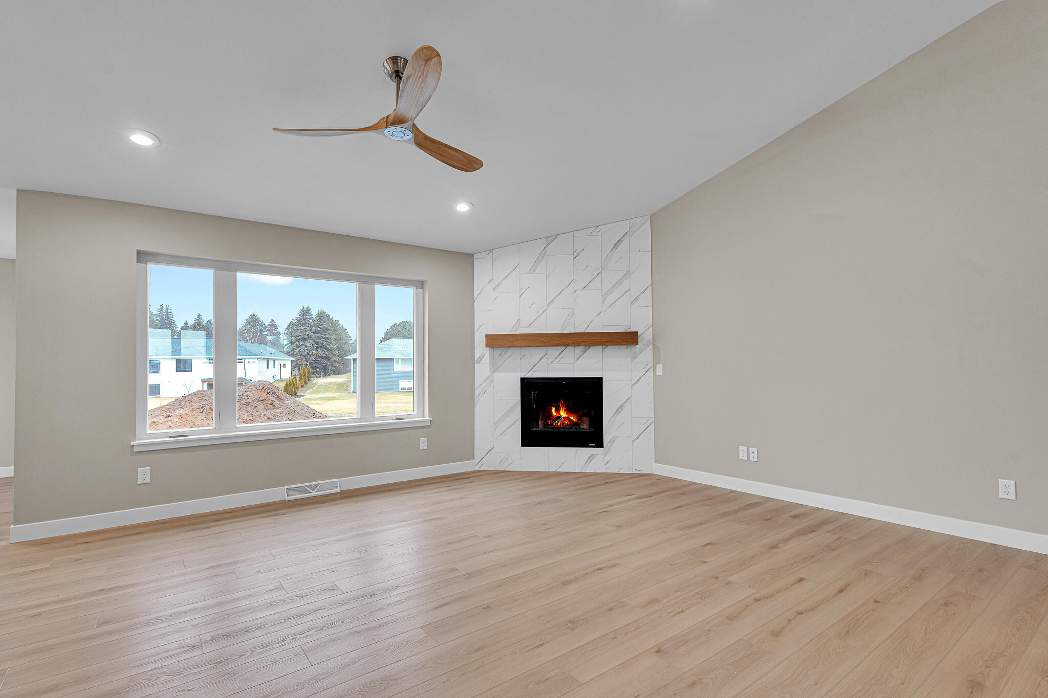 4915 Lincoln Way Sheboygan, WI 53083 - Photo 6 of 50 Gas Fireplace