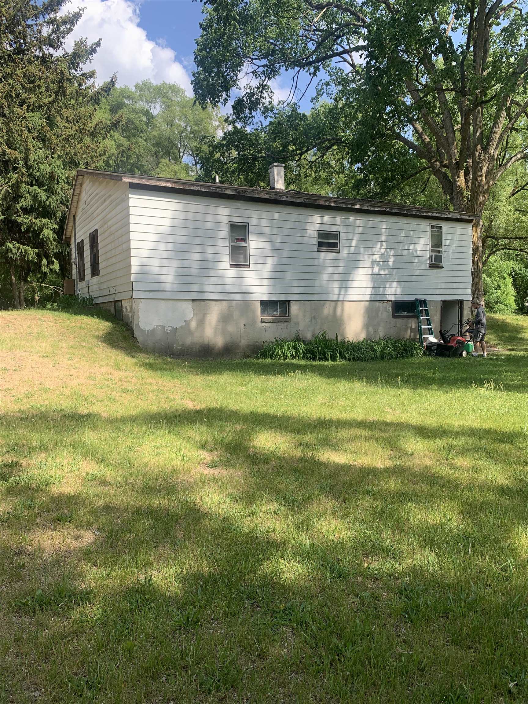 201 North Spring Street Gladwin, MI 48624 - Photo 2 of 2 Gallery Image 2