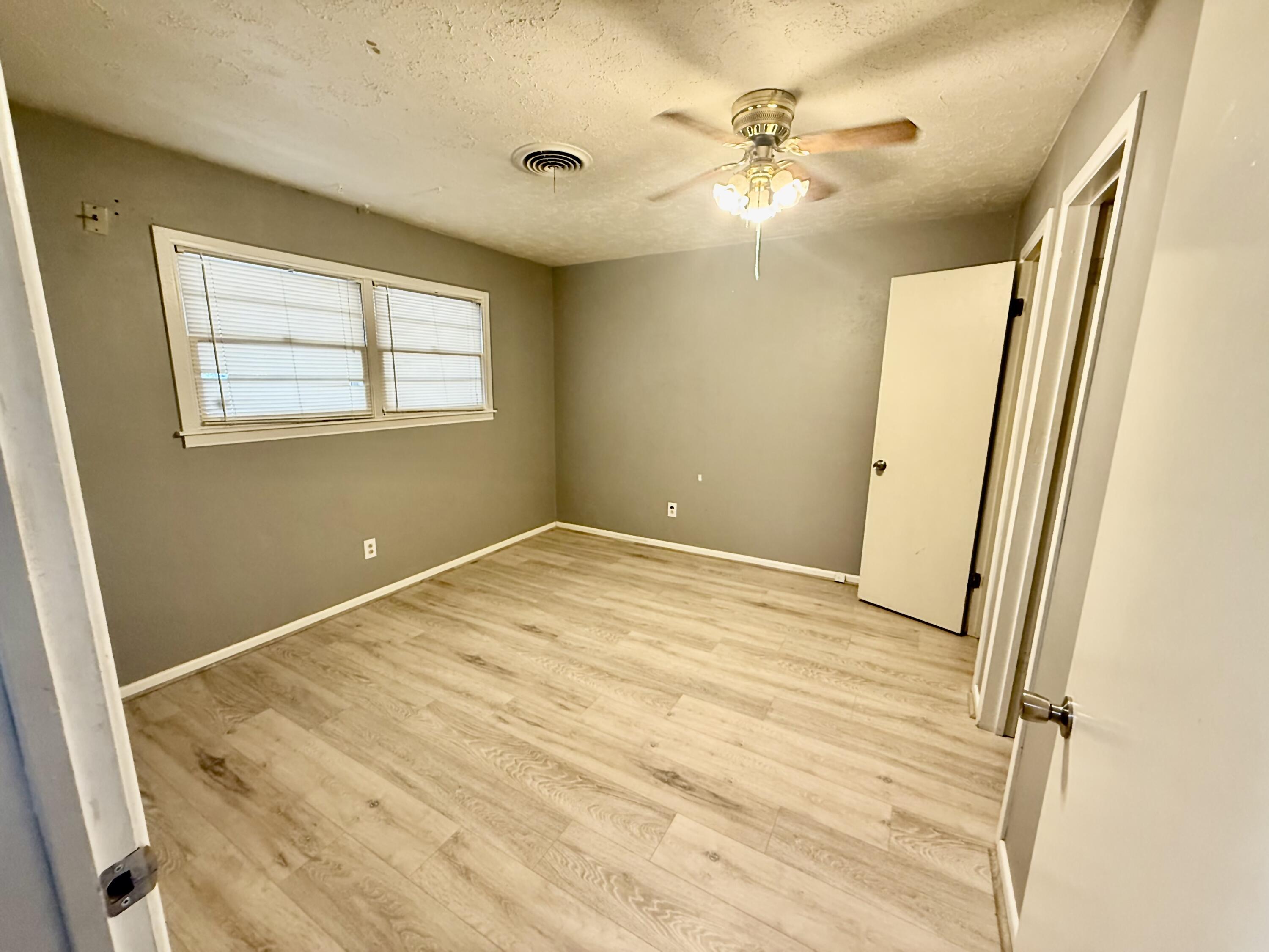 4604 27th Street Lubbock, TX 79410 - Photo 5 of 21 IMG_3972