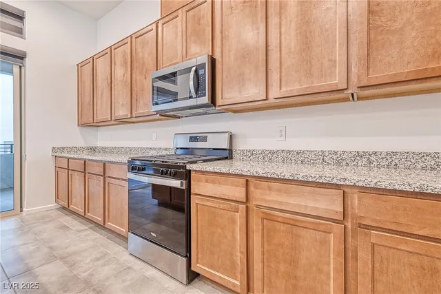 $3,400 | 643 Grey Saker Street, Las Vegas, NV 89138