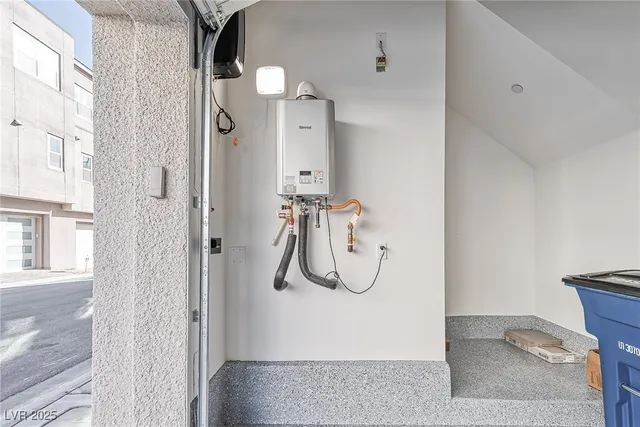 $3,400 | 643 Grey Saker Street, Las Vegas, NV 89138