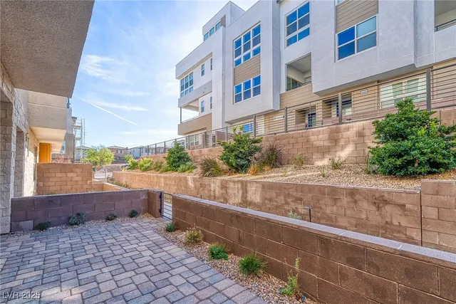 $3,400 | 643 Grey Saker Street, Las Vegas, NV 89138