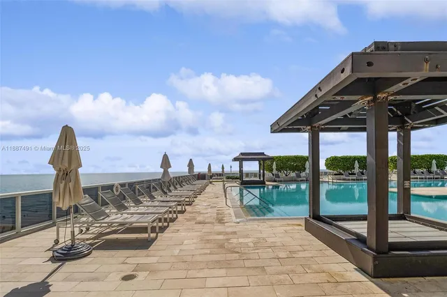 $1,050,000 | 1850 South Ocean Drive, Unit 1507, Hallandale Beach, FL 33009