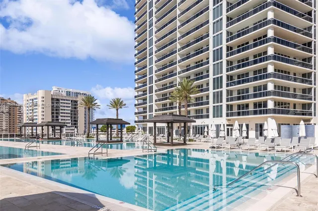 $1,050,000 | 1850 South Ocean Drive, Unit 1507, Hallandale Beach, FL 33009