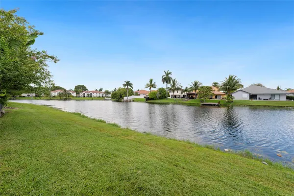 $4,999 | 11843 Southwest 13th Court, Pembroke Pines, FL 33025