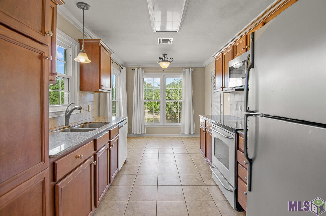 7956 Jefferson Pl Boulevard, Unit 1C Baton Rouge, LA 70809 - Photo 7 of 19 Kitchen