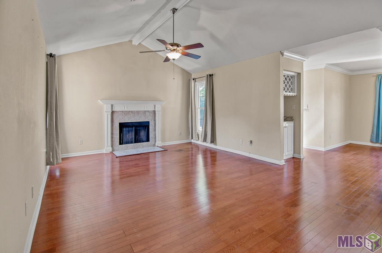 7956 Jefferson Pl Boulevard, Unit 1C Baton Rouge, LA 70809 - Photo 9 of 19 Living Room