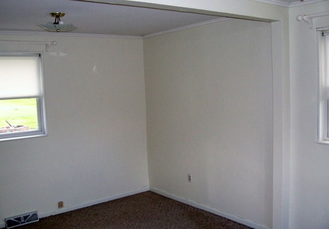 3645 Flossmoor Road Homewood, IL 60422 - Photo 6 of 10 a small space with a window
