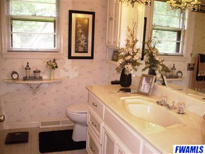 312 East Dustman Road Bluffton, IN 46714 - Photo 10 of 16 Gallery Image 10