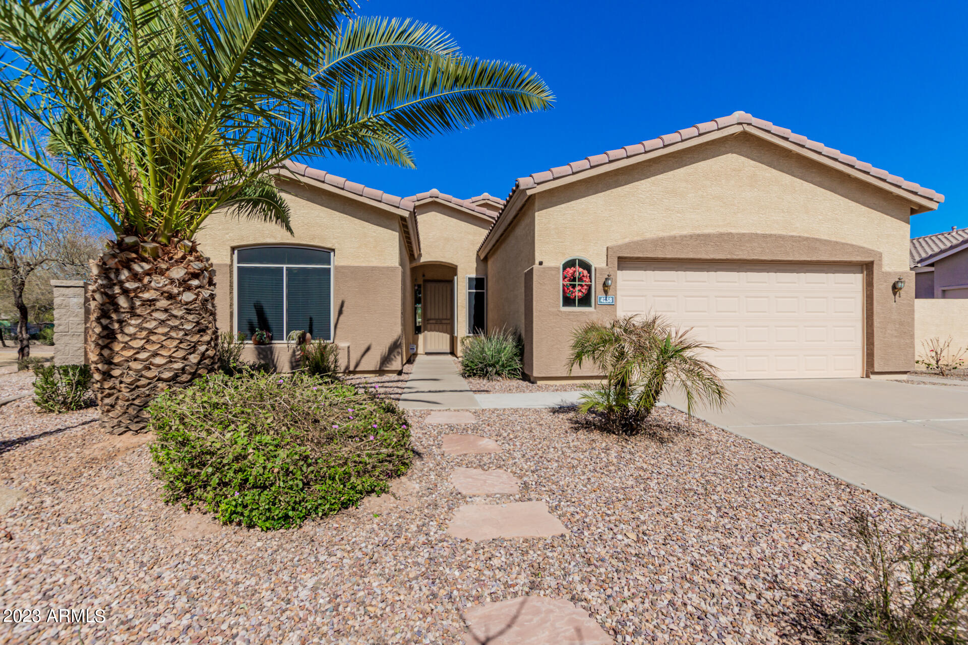 4258 East Lantern Place Gilbert, AZ 85297 - Photo 2 of 27 02 - Lantern