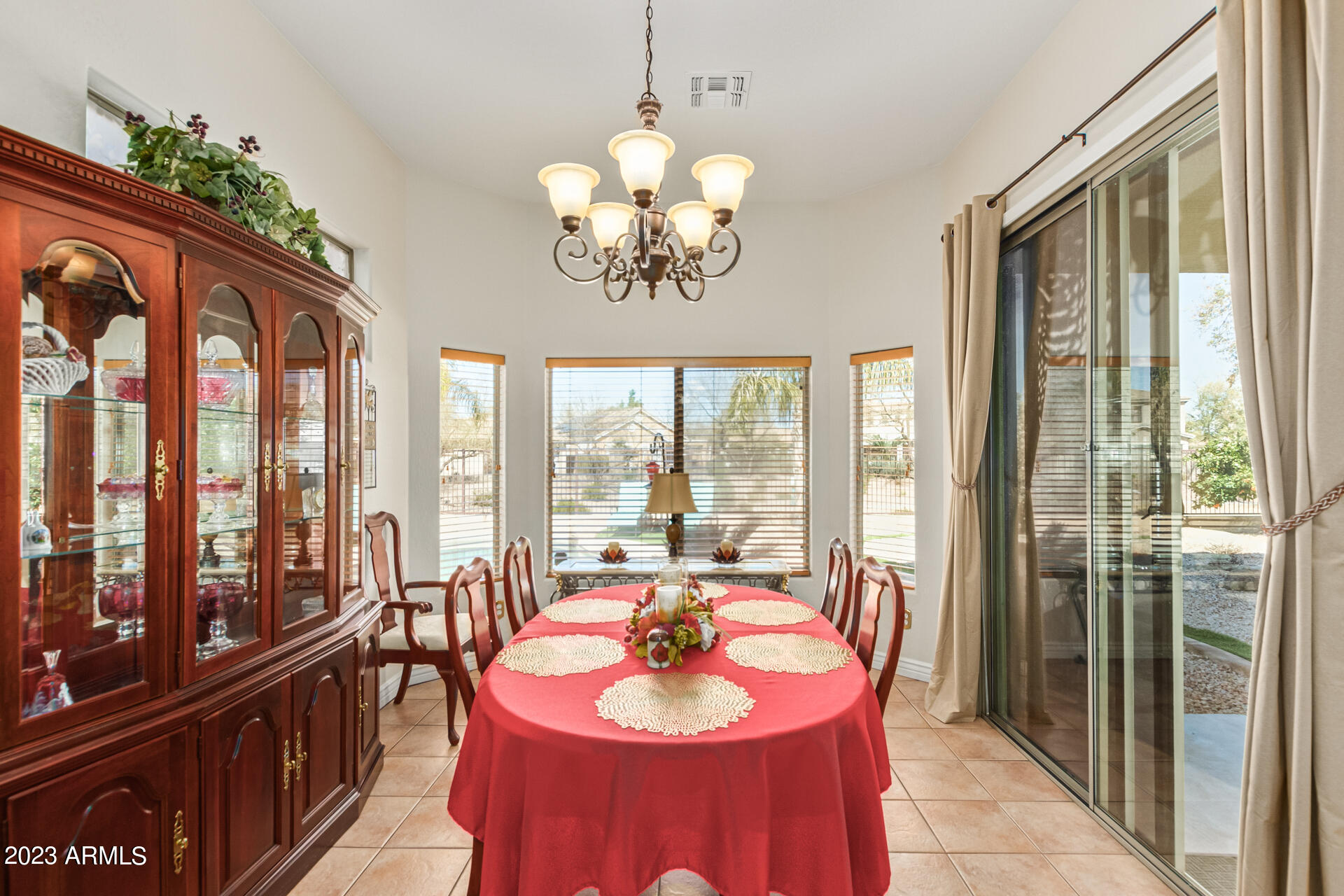 4258 East Lantern Place Gilbert, AZ 85297 - Photo 8 of 27 08 - Lantern