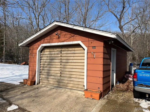 $290,000 | 4462 North Virginia Mines Road, St. Clair, MO 63077