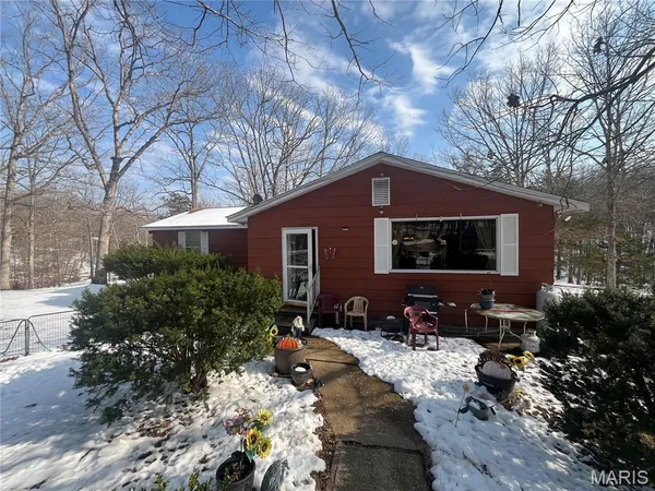 $290,000 | 4462 North Virginia Mines Road, St. Clair, MO 63077