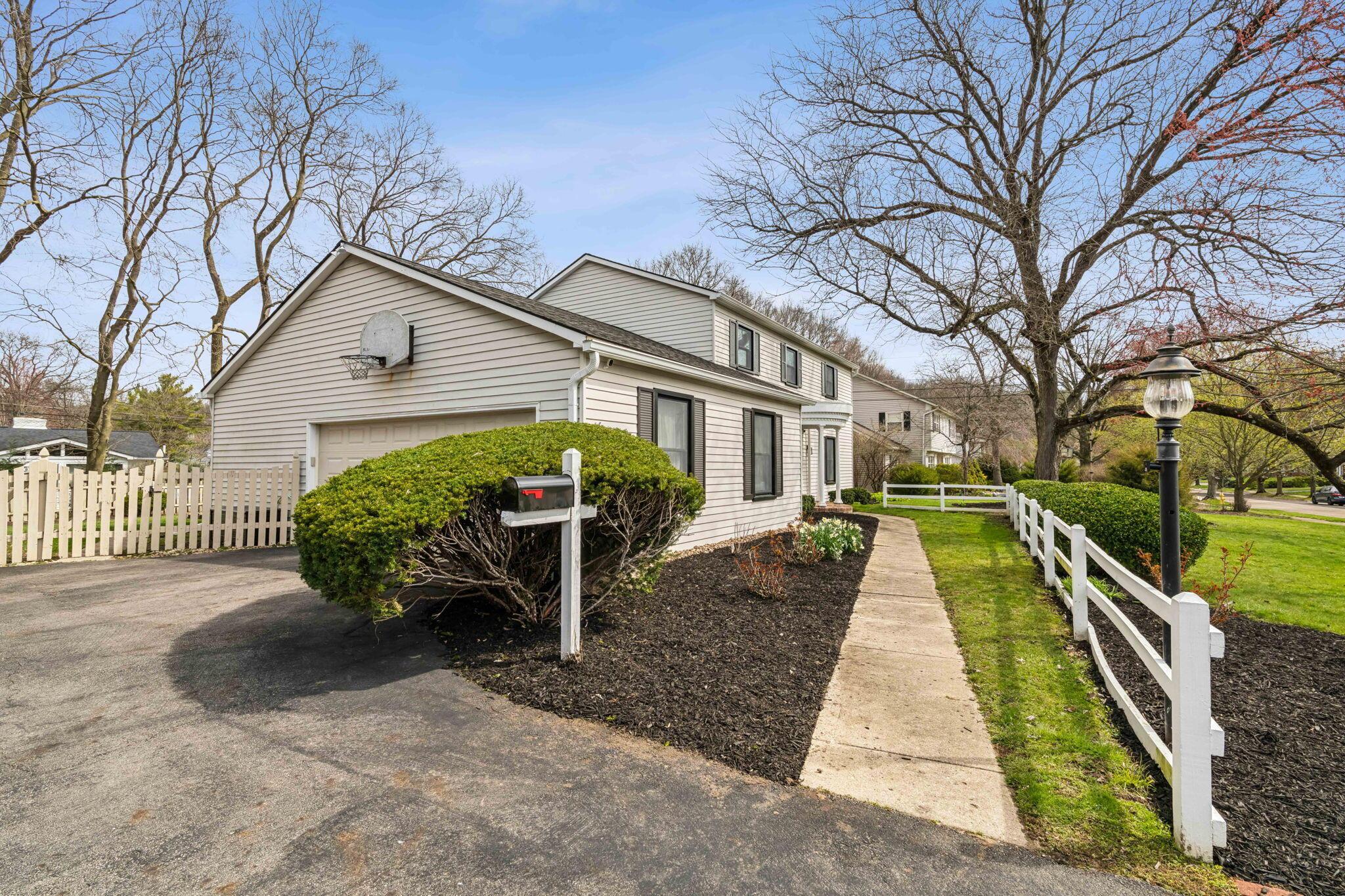 2786 Elginfield Road Columbus, OH 43220 - Photo 3 of 52 3-web-or-mls-2786-elginfield-rd