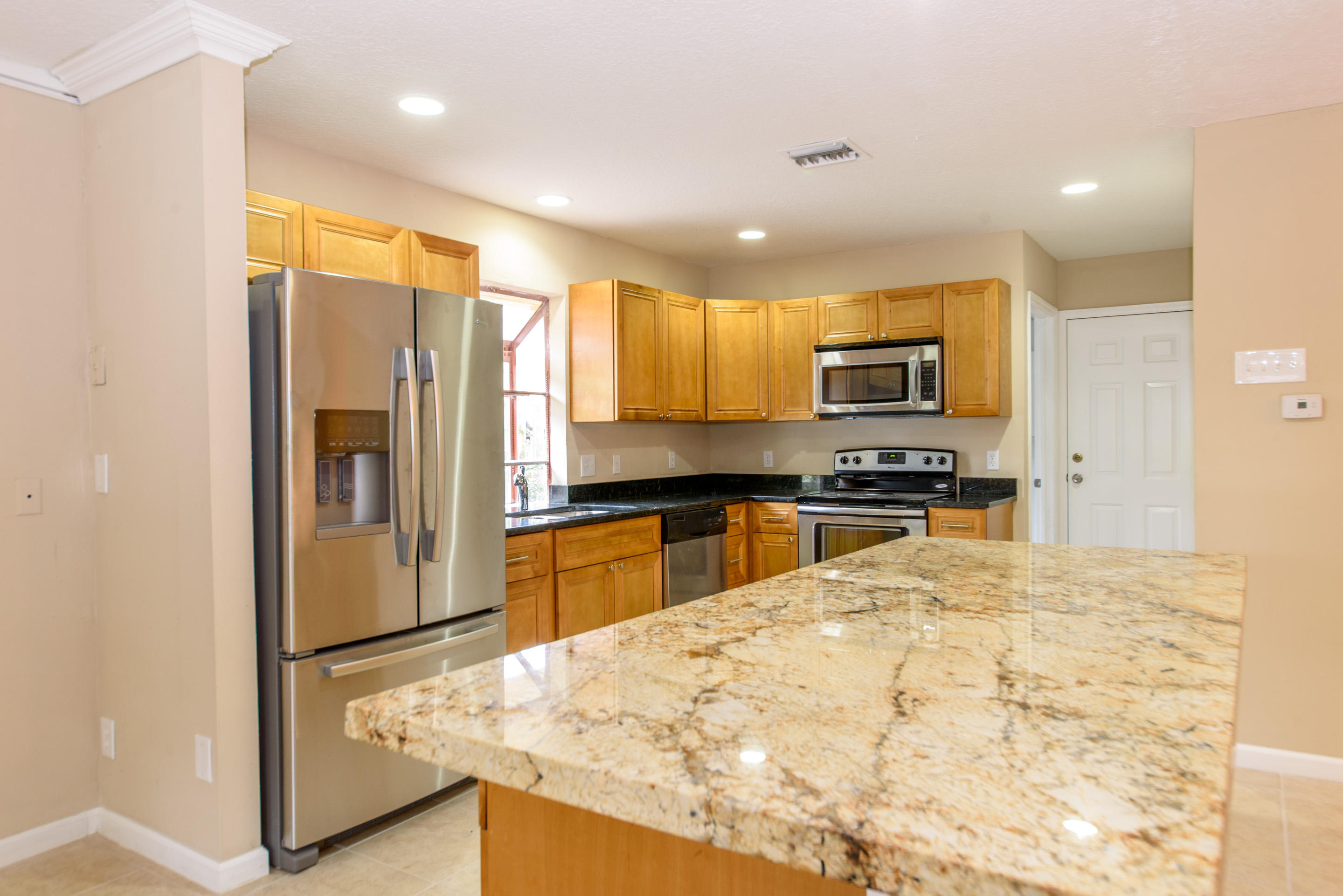 6373 Foster Street Jupiter, FL 33458 - Photo 5 of 18 Kitchen