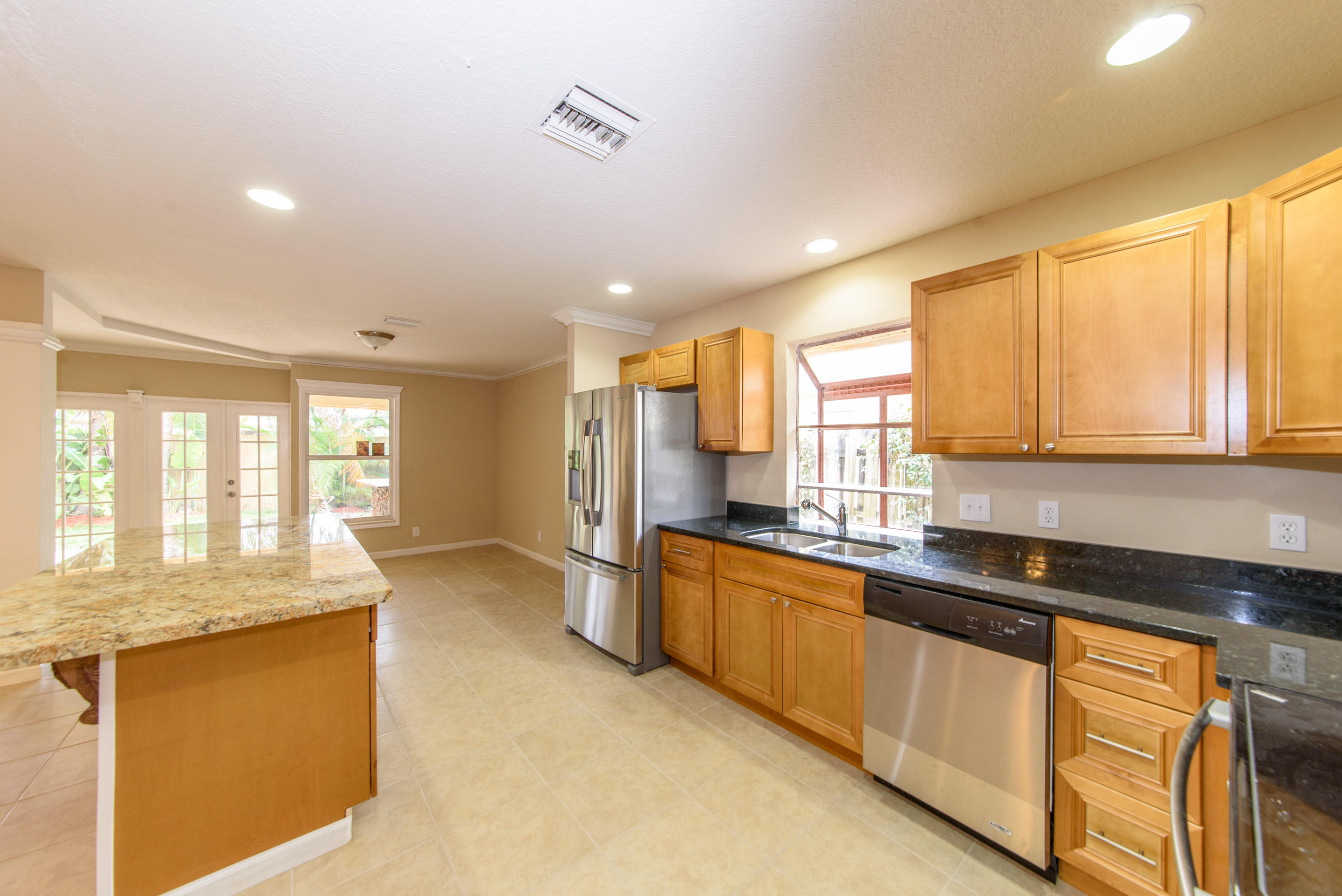 6373 Foster Street Jupiter, FL 33458 - Photo 6 of 18 Kitchen