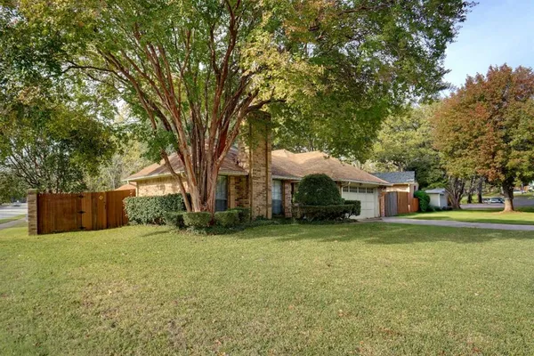 $2,675 | 2622 Briarwood Drive, Grapevine, TX 76051