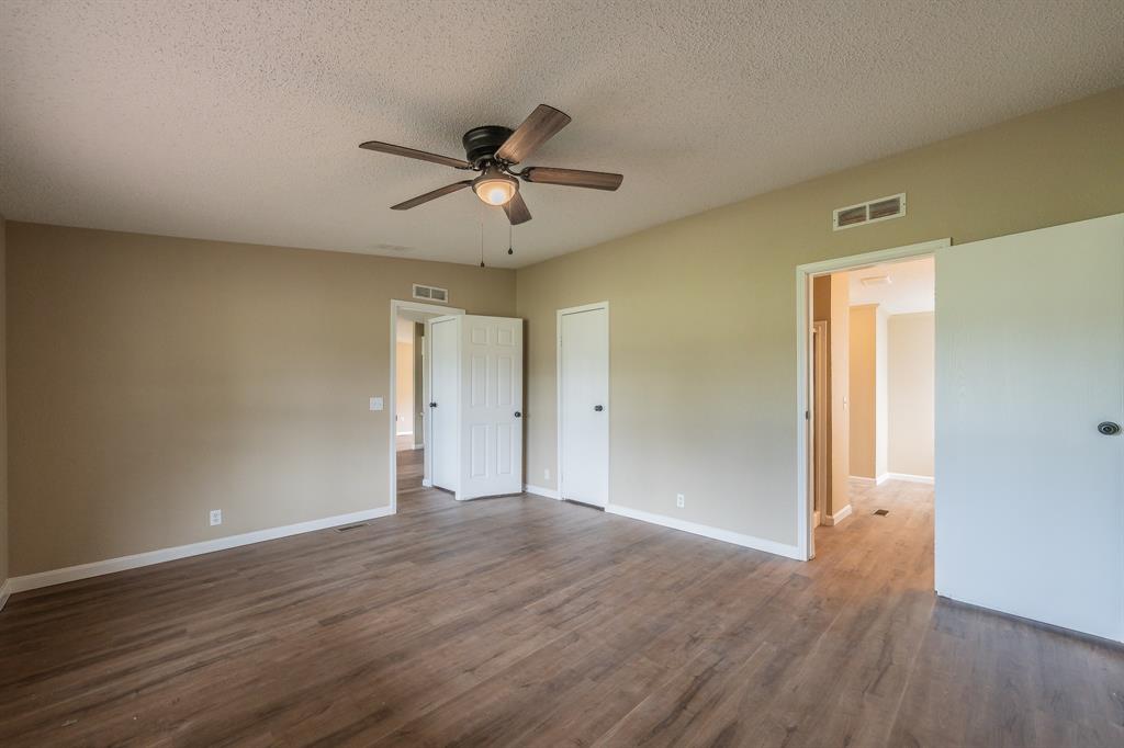 153 Clay Court Springtown, TX 76082 - Photo 20 of 38