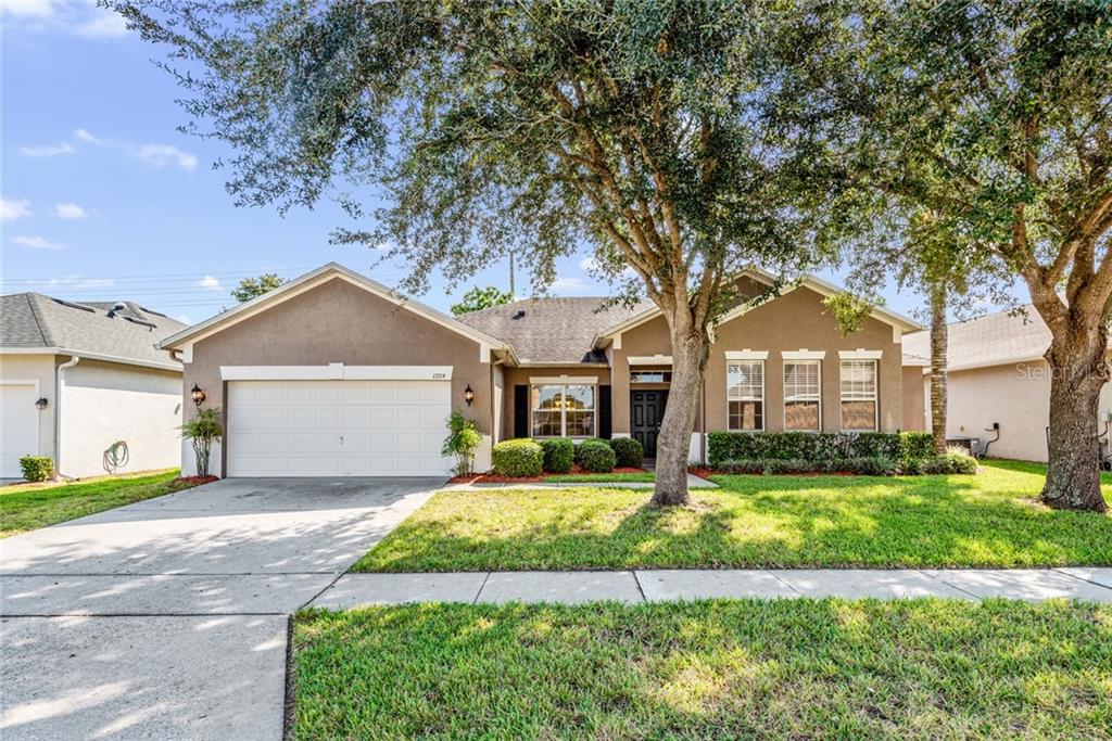 13714 Old Dock Road Orlando, FL 32828 - Photo 1 of 1 This Spacious One-Story MOVE-IN Ready home with a 2 Car Garage, beautiful landscaping and MATURE TREES in the front yard give a Picturesque imagery of true Central FL living.