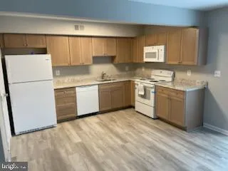 $2,400 | 1780 B Belle Drive, Annapolis, MD 21401