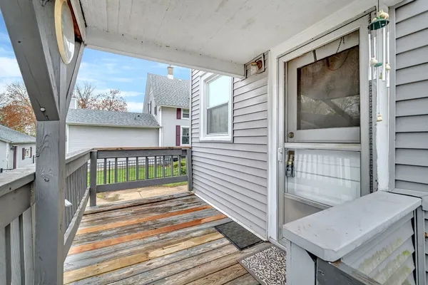 $240,000 | 232 North Green Street, Carpentersville, IL 60110