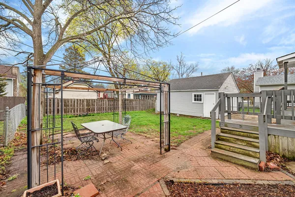 $240,000 | 232 North Green Street, Carpentersville, IL 60110