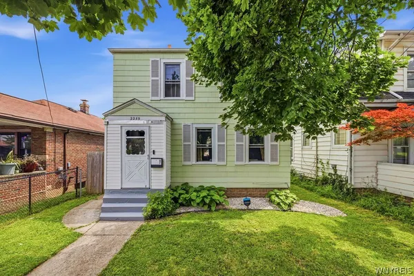 $129,500 | 2259 Michigan Avenue, Niagara Falls, NY 14305