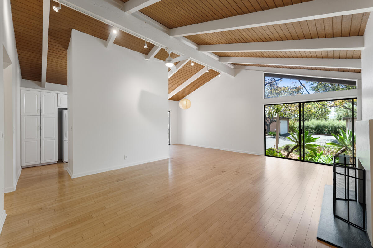 555 North La Cumbre Road Santa Barbara, CA 93110 - Photo 2 of 15 Living Room