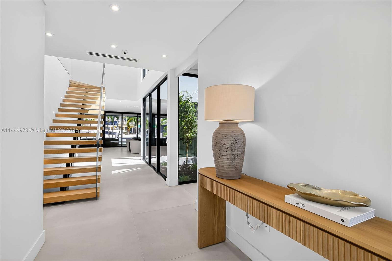 620 Solar Isle Drive Fort Lauderdale, FL 33301 - Photo 17 of 83