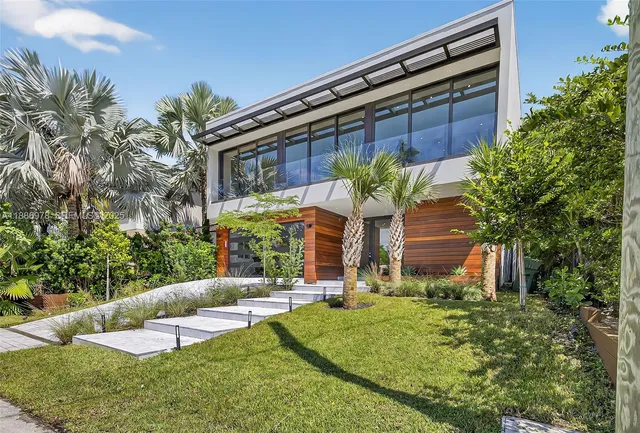 $7,200,000 | 620 Solar Isle Drive, Fort Lauderdale, FL 33301