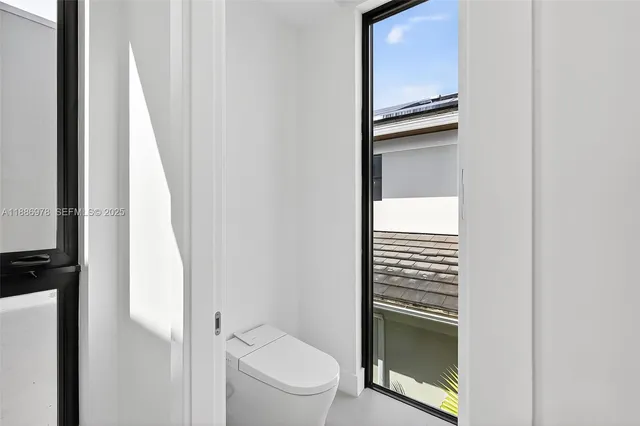 $7,200,000 | 620 Solar Isle Drive, Fort Lauderdale, FL 33301