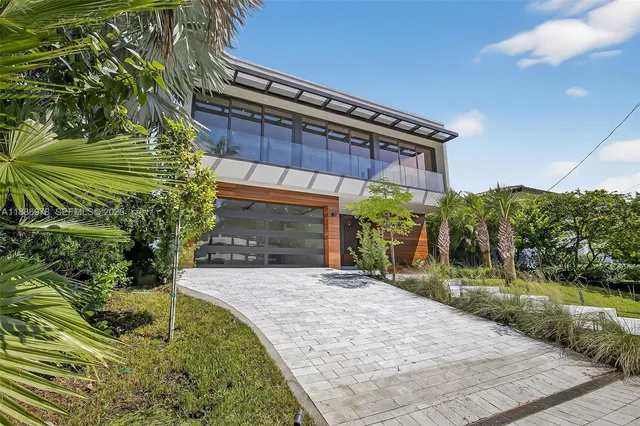 $7,200,000 | 620 Solar Isle Drive, Fort Lauderdale, FL 33301