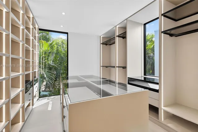 $7,200,000 | 620 Solar Isle Drive, Fort Lauderdale, FL 33301