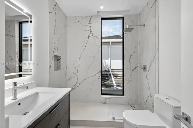 $7,200,000 | 620 Solar Isle Drive, Fort Lauderdale, FL 33301