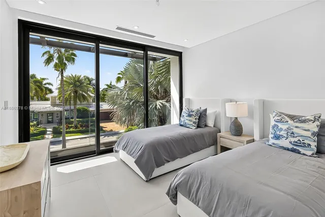 $7,200,000 | 620 Solar Isle Drive, Fort Lauderdale, FL 33301