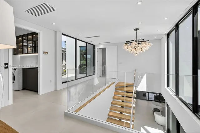 $7,200,000 | 620 Solar Isle Drive, Fort Lauderdale, FL 33301