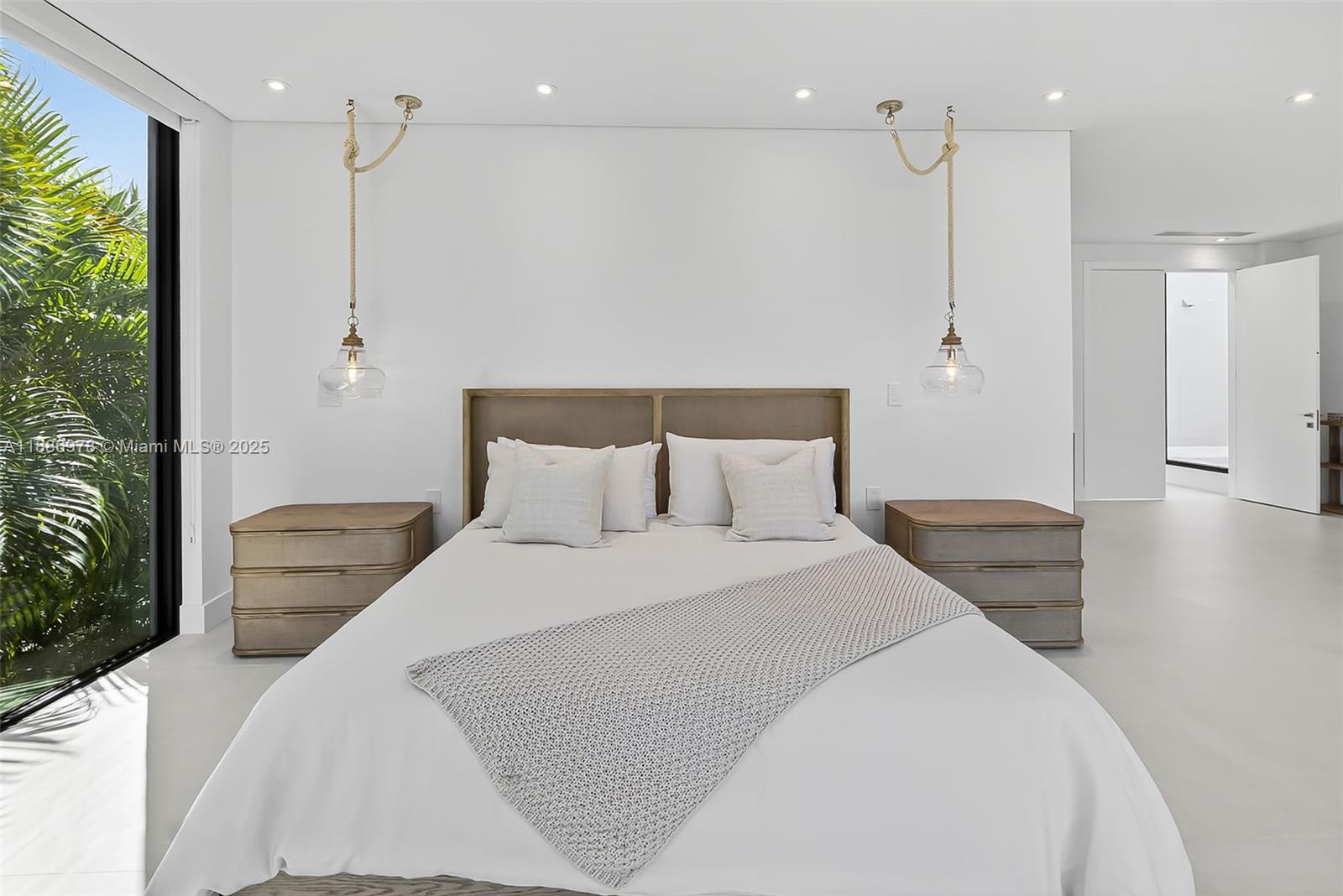 620 Solar Isle Drive Fort Lauderdale, FL 33301 - Photo 70 of 83 a bedroom with a bed and a shower