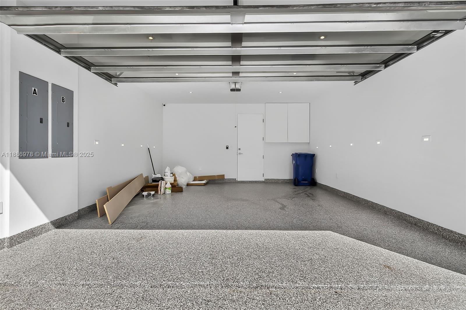 620 Solar Isle Drive Fort Lauderdale, FL 33301 - Photo 72 of 83 a view of a room with gym equipment