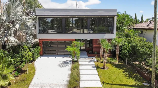 $7,200,000 | 620 Solar Isle Drive, Fort Lauderdale, FL 33301