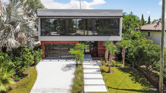 $7,200,000 | 620 Solar Isle Drive, Fort Lauderdale, FL 33301