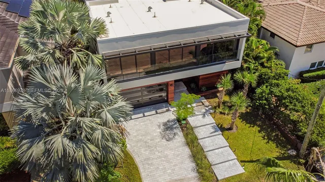 $7,200,000 | 620 Solar Isle Drive, Fort Lauderdale, FL 33301