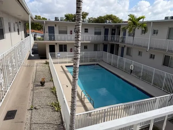 $1,800 | 6055 Northwest 37th Street, Unit 25, Virginia Gardens, FL 33166